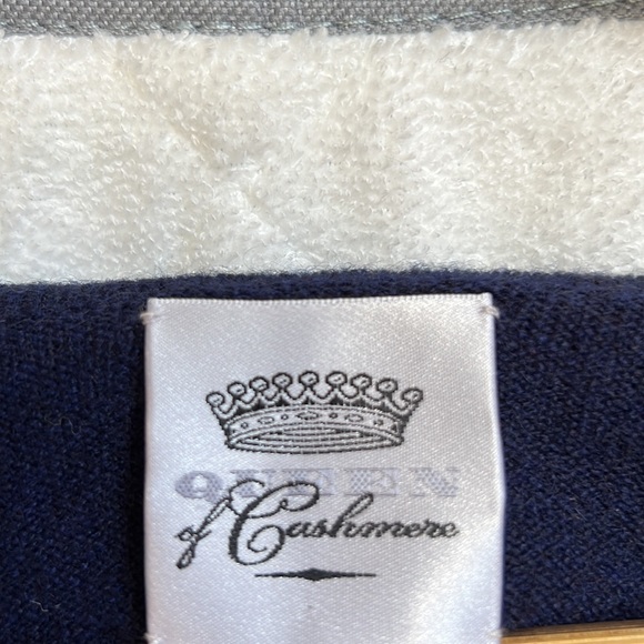 Queen Cashmere Women Cardigan Sweater, Dark Blue, Size M - Picture 4 of 9